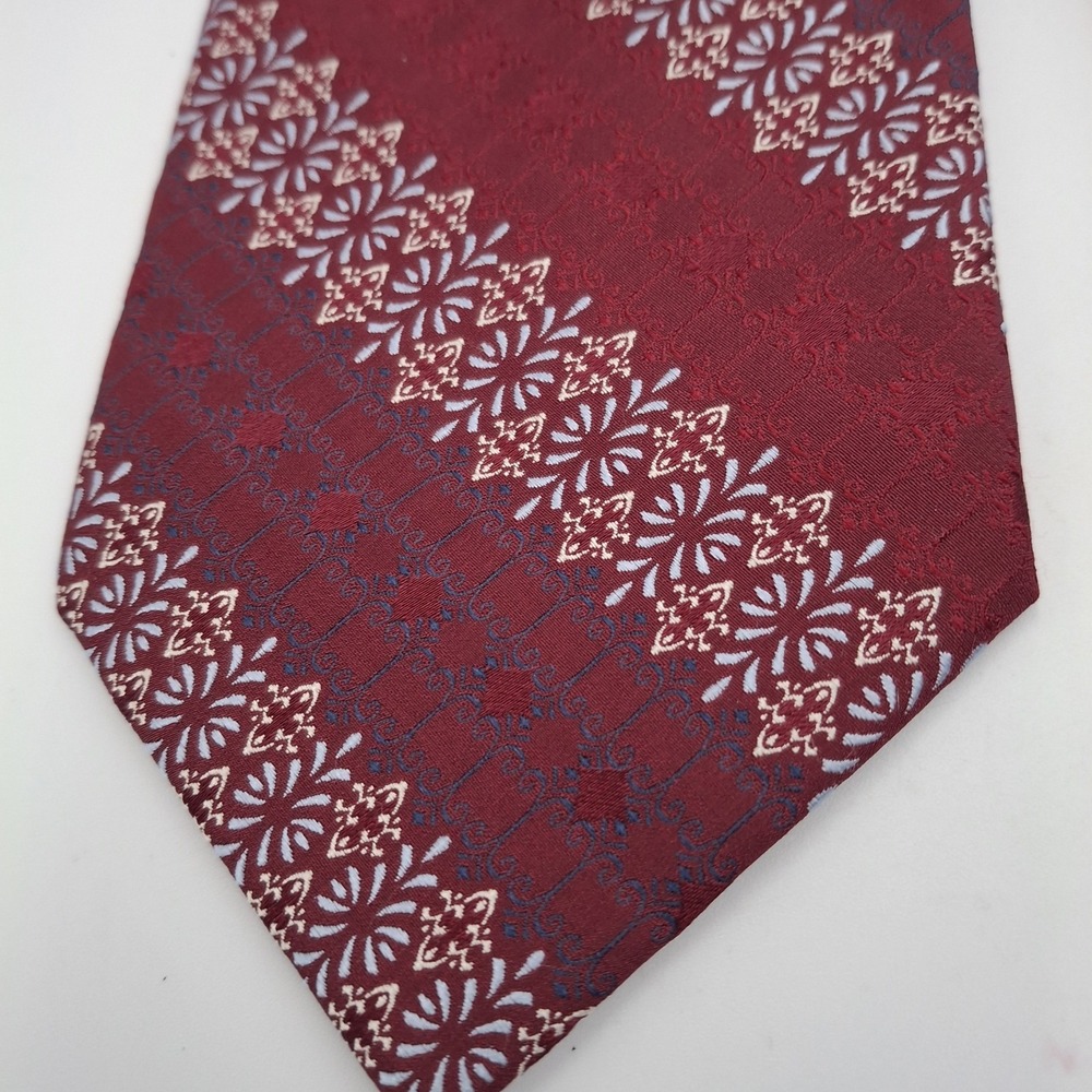 Stafford Men's Necktie Burgundy‎ Red Silk Geometric Medallion Striped Tie 3.75